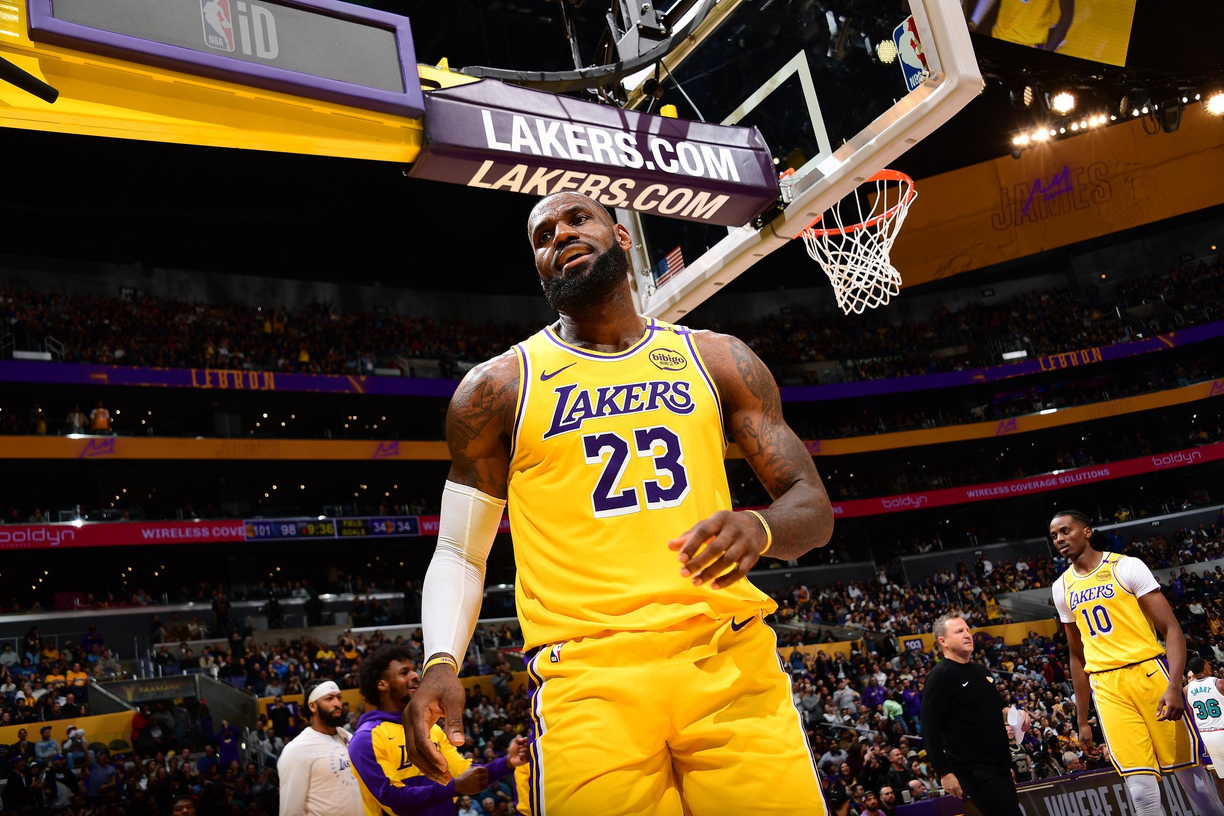 麦迪:詹姆斯的单打很糟糕,所以他需要韦德和欧文去终结比赛