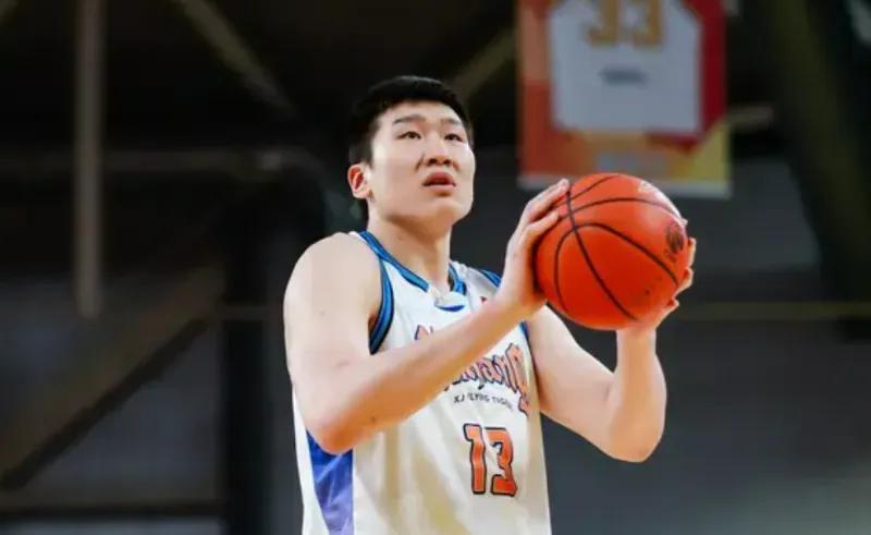 开云娱乐-短训营官宣3人离队!赵柏清伊福攻强守弱,李炎哲状态低迷!